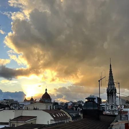 Atico Con Vistas En El Centro De *